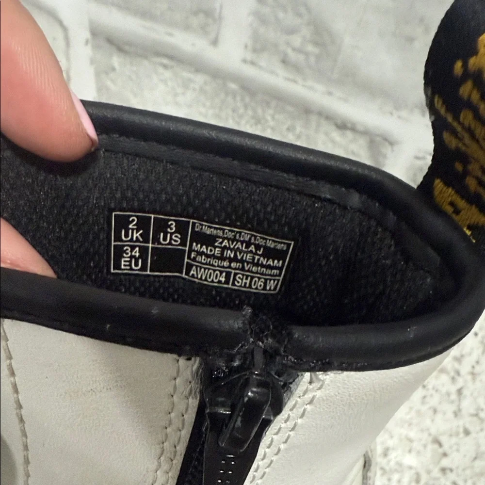 Dr. Martens White Combat Boots, Girls EU 34